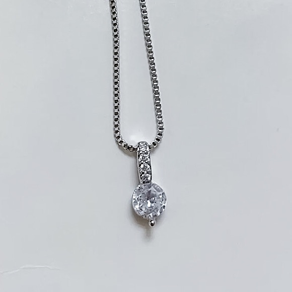 ⚜️[𝟯/$𝟭𝟴]⚜️Rhinestone Delicate Necklace NEW - Picture 3 of 10